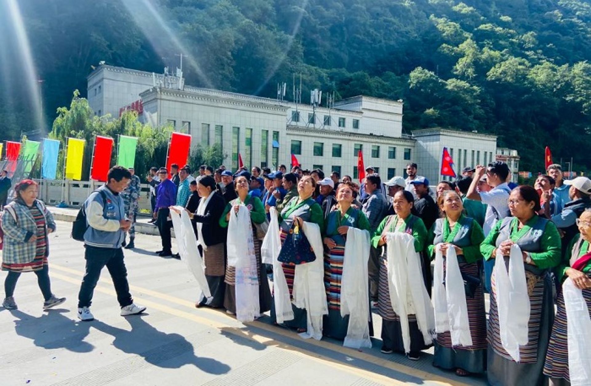 आठ वर्षपछि तातोपानी नाकामा सर्वसाधारणको आवतजावत शुरु